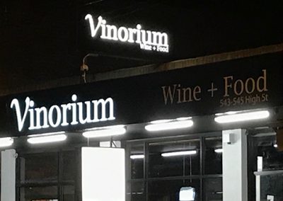 Vinorium-Illminated-Sign